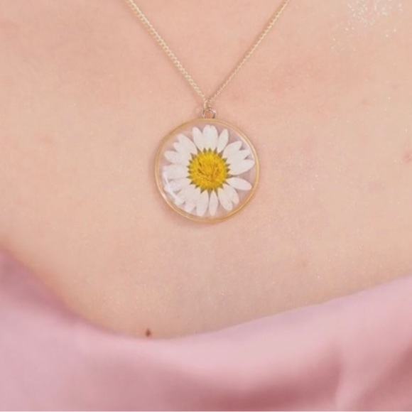 Darling Daisy Genuine Pressed Preserved Dried Gold Flower Floral Summer Necklace - Picture 5 of 16